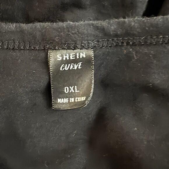 Shein Curve Sexy Skeleton Hands On Pumpkins Ladies  Halloween T Shirt Size 0XL - Picture 5 of 7